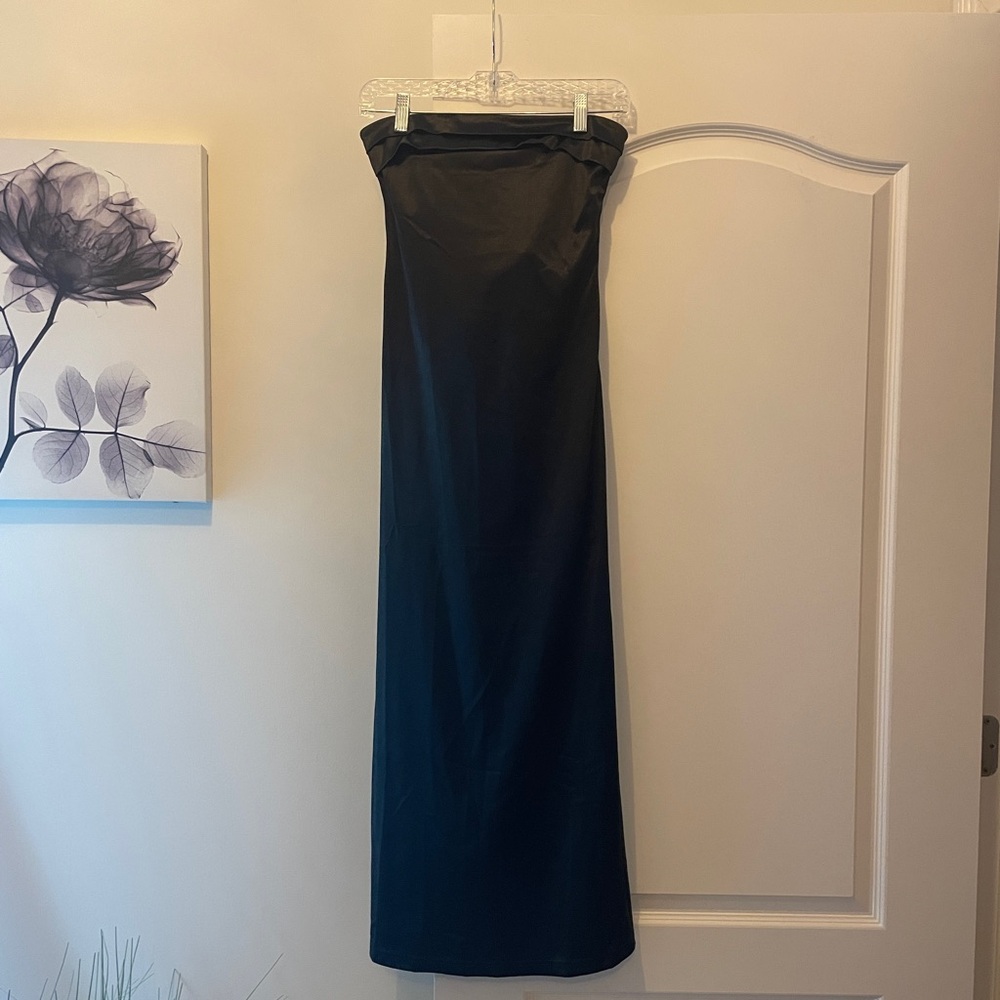 Elegant Black Strapless Dress